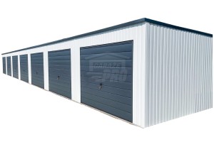 Rząd garaży 28x5,5m - 7x bramy uchylne - biały - antracyt - dach spad w tył  GP489
